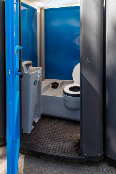 Best Portable restroom trailer rental  in Apollo, PA