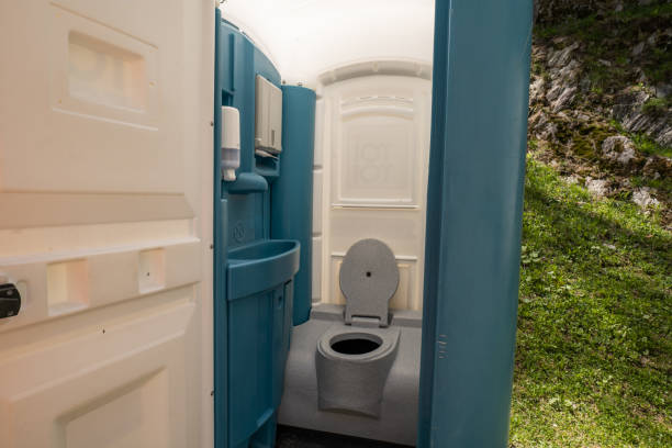 Best Porta potty delivery and setup  in Apollo, PA